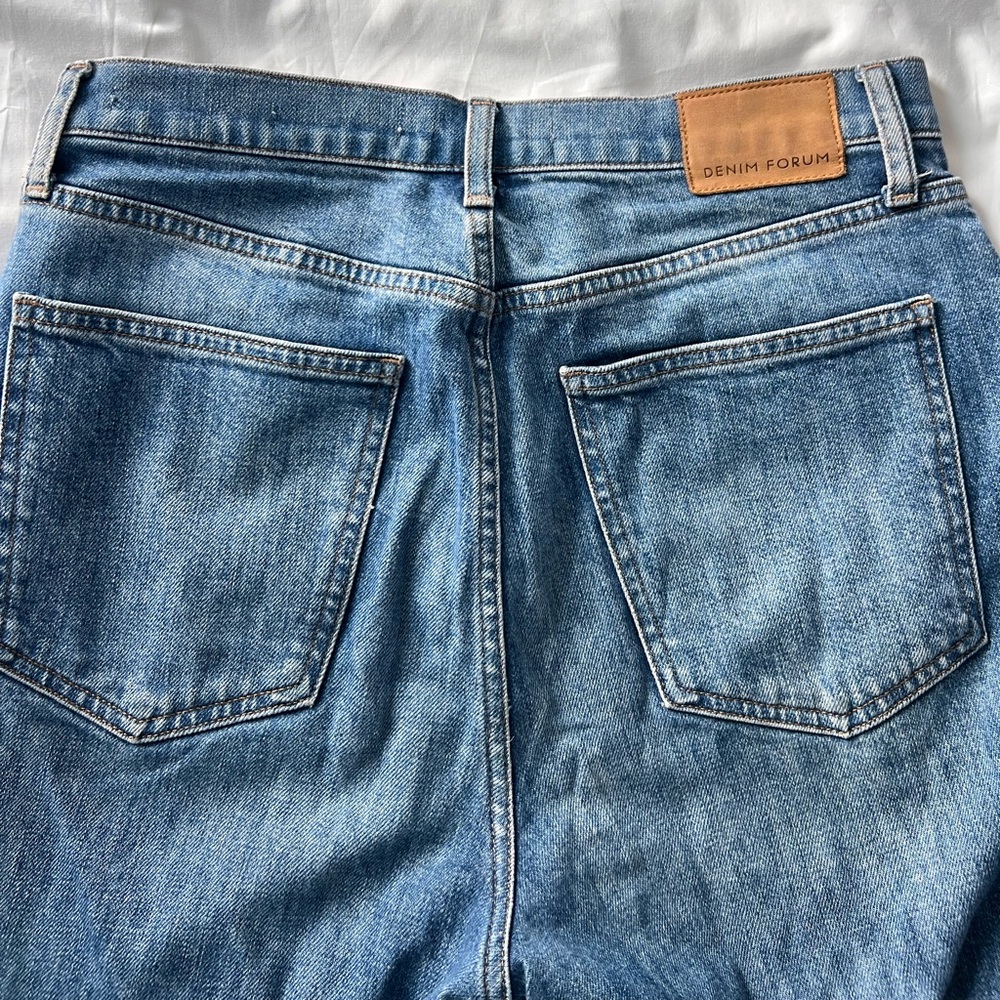 Aritzia Denim Forum Arlo High Rise Straight Jean in size 29. - Picture 6 of 9